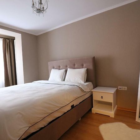تيميشورا Old Square Apartments 5 المظهر الخارجي الصورة