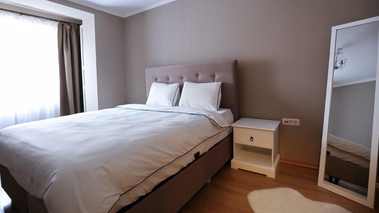 تيميشورا Old Square Apartments 5 المظهر الخارجي الصورة